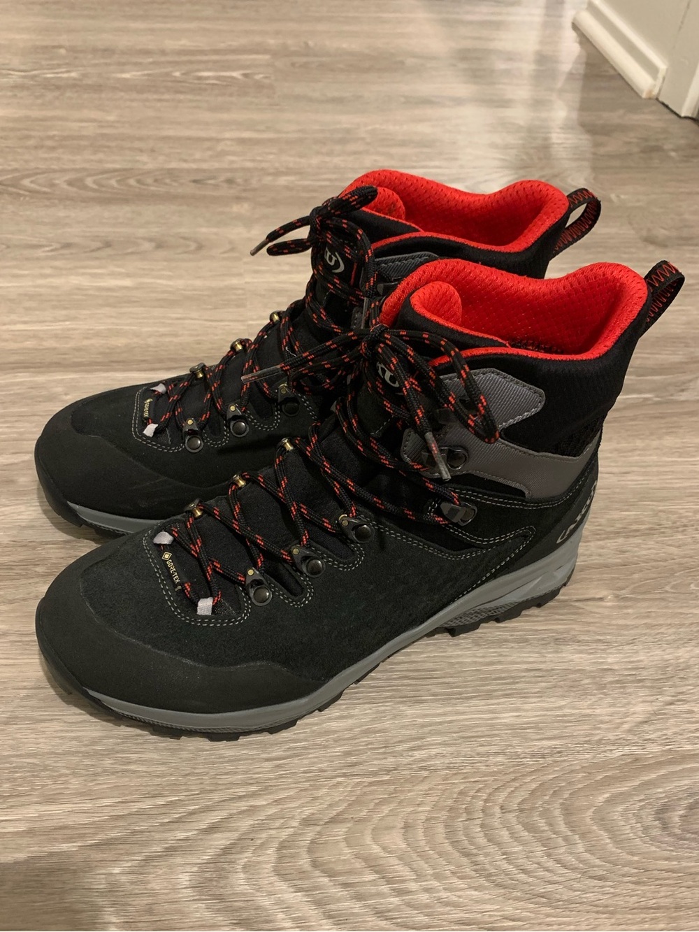 AKU Alterra II GTX Hiking Boots Anthracite/Red 
- Mens - Picture 3 of 12